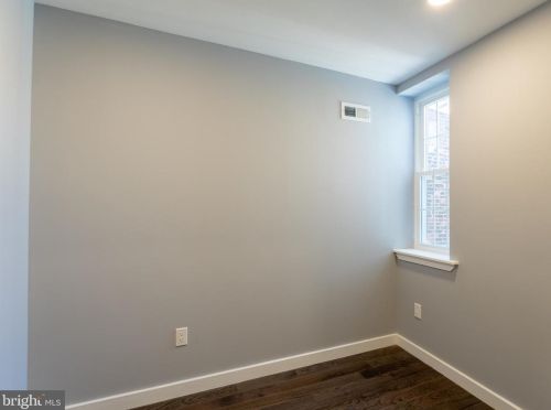 2010 23 St, Philadelphia PA 19145-2704 exterior