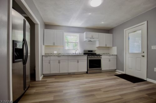 52 Myrtle Ave, Irvington NJ 07111-3338 exterior