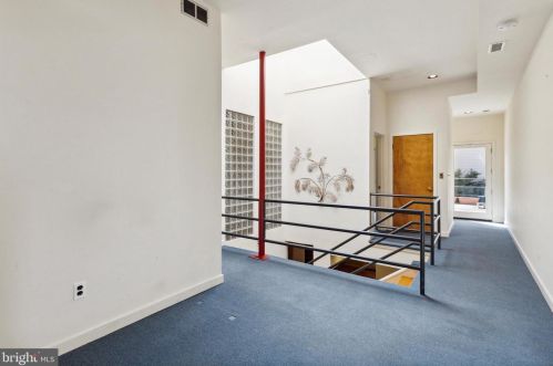 730 Bainbridge St, Philadelphia PA 19146-1807 exterior