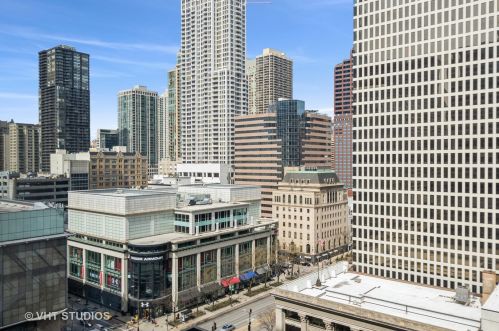 535 Michigan Ave, Chicago IL  60611-3814 exterior