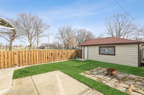 5801 Mulligan Ave, Chicago IL 60638-3430 exterior