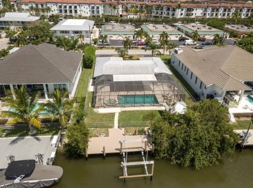 1410 Curlew Ave, Naples FL 34102-3405 exterior