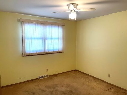 2025 Clayton Crst Ave, Milwaukee WI 53221-3732 exterior