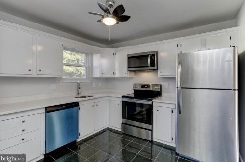 454 Mainview Ct, Glen Burnie MD 21061-6120 exterior