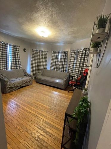 87 Ruggles St, Providence RI 02908-3614 exterior