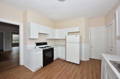 1138 Hamilton St, Milwaukee, WI 53202-1607