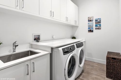 1419 Oakdale Ave, Chicago IL 60657-4118 exterior