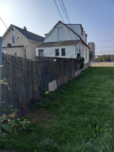 624 Englewood Ave, Chicago IL  60621-2014 exterior