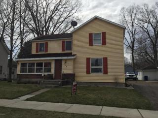 512 Bridge St, Plainwell, MI 49080-1837