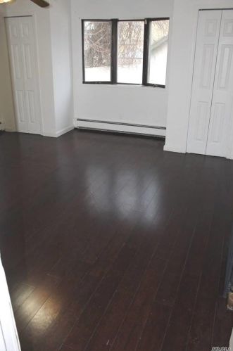 39 Waldinger St, Valley Stream NY 11580-3806 exterior