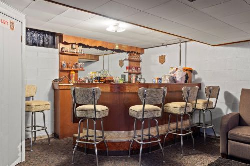 3370 Howell Ave, Milwaukee WI  53207-2744 exterior