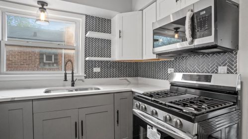 423 Jefferson St, Dolton IL 60419-1126 exterior