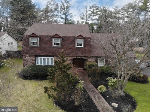 1850 Autumn Leaf Ln, Huntingdon Valley, PA 19006-1526