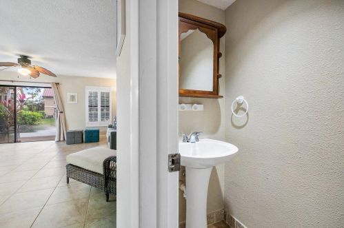 21092 Las Brisas Cir, Boca Raton FL  33433-4820 exterior