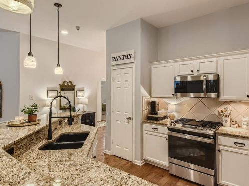 4329 Cyn Gln Cir, Austin TX 78732-2187 exterior