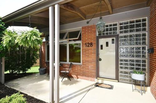 128 Circle Dr, Pittsburgh, PA 15237-2334