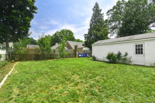 17 Waldorf St, Springfield MA 01109-1837 exterior