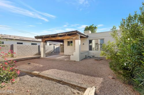 2515 10 St, Phoenix AZ 85020-5821 exterior
