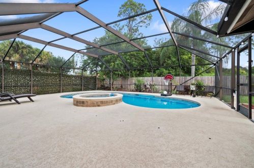 3851 Ramspeck St, Fort Pierce FL  34953-5381 exterior