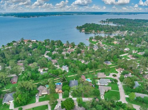 12122 Hawthorne Dr, Montgomery TX 77356-5449 exterior