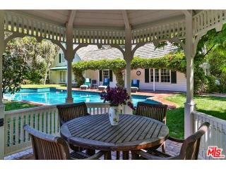 2220 Mandeville Canyon Rd, Los Angeles CA  90049-1827 exterior