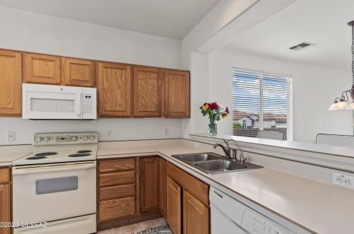 9246 Crimson Stone Pl, Tucson AZ  85743-5458 exterior