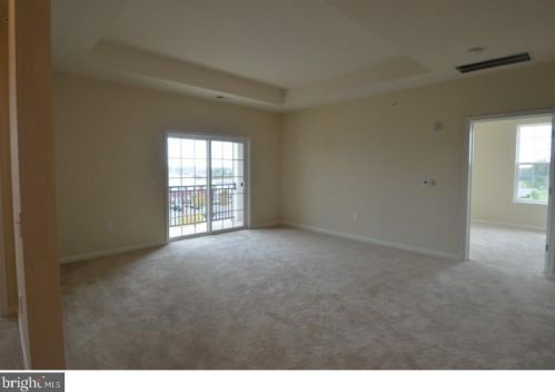 1447 Sierra Dr, Trenton NJ  08619-2071 exterior