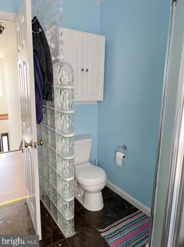 1011 Lehn Dr, Lancaster PA 17601-4884 exterior