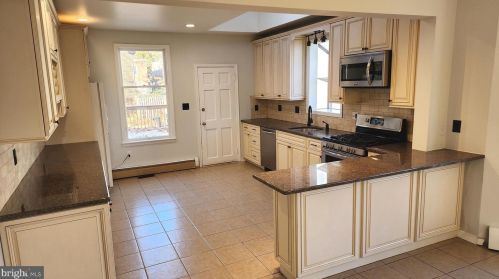 725 Collings Ave, Camden NJ  08107-1725 exterior