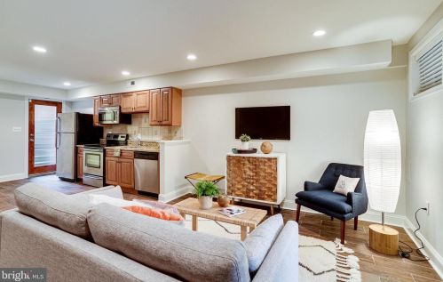 234 14th St, Washington DC  20003-2367 exterior