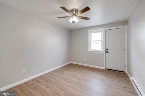 6410 Guyer Ave, Philadelphia PA 19153-2406 exterior