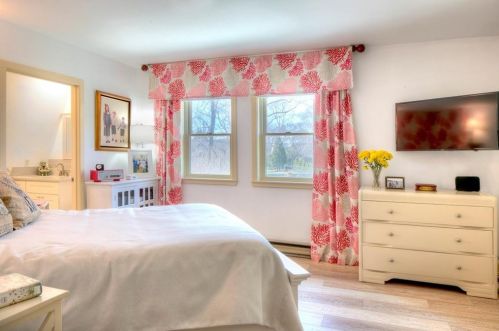 162 Rhode Is Ave, Middletown RI 02840-2761 exterior