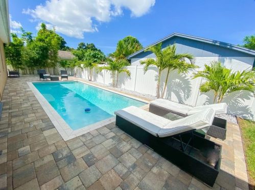 1808 Lincoln Ave, Tampa FL  33607-4238 exterior