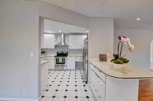 6926 Grande Dr, Boca Raton FL 33433-2735 exterior