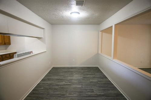 2223 Crosstimbers St, Huntsville TX 77320-3403 exterior