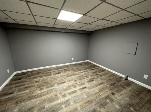 9202 Alpine Dr, Saint Louis MO 63123-4456 exterior