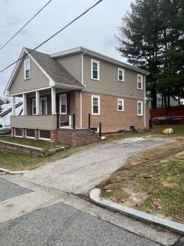 24 Paolino St, Providence, RI 02909-5907