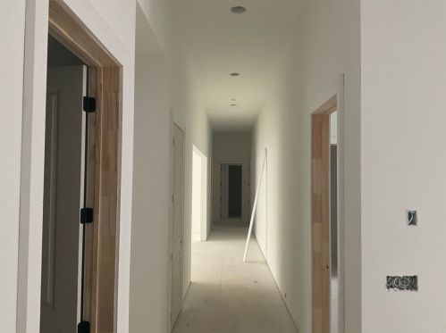 5271 Lk Forrest Dr, Atlanta GA 30342-2524 exterior