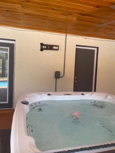 561 Sunnybrook Ter, Fort Pierce FL 34983-2669 exterior