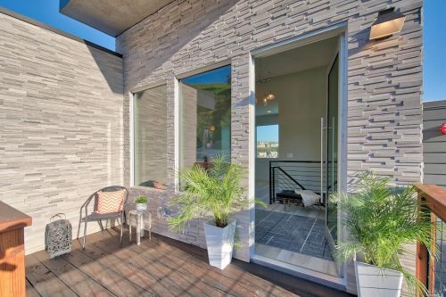 1550 Grand View Dr, Berkeley CA 94705-1637 exterior