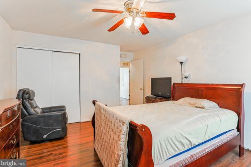 1537 19 St, Philadelphia PA 19121-4120 exterior