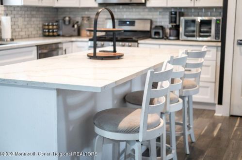 908 Calvin St, Lacey NJ 08731-1056 exterior