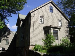 40 Cross St, Newton, MA 02465-2102