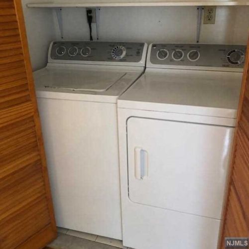 321 9 St, Fairview NJ 07022-1348 exterior