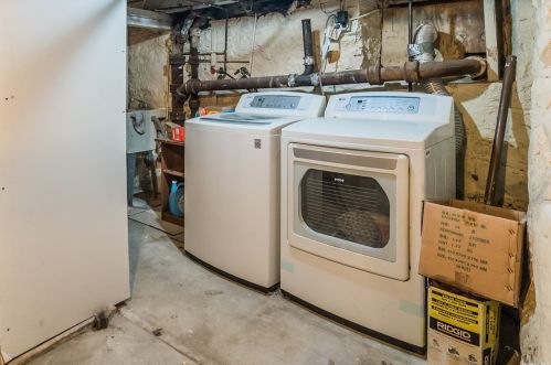 4028 Barnes Ave, Bronx NY 10466-4310 exterior