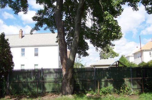 11 Blaine St, Providence RI 02919-4103 exterior