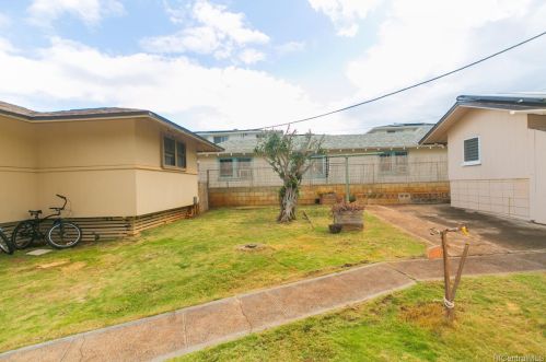 536 12 Ave, Honolulu HI exterior