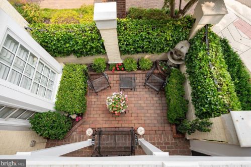 1201 Wilkes St, Alexandria VA 22314-5907 exterior