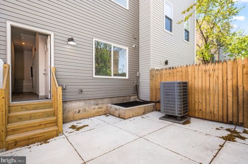 2208 2nd St, Philadelphia PA  19133-0033 exterior