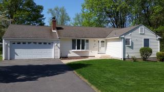 99 Forest Dr, Hartford, CT 06111-3119